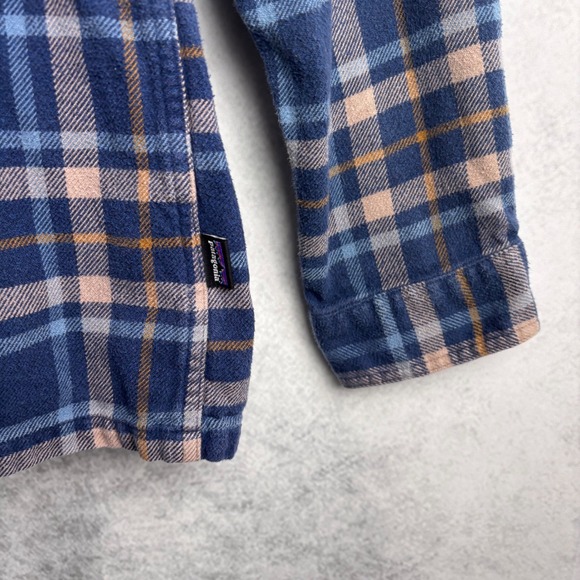 Patagonia Long-Sleeved Fjord Flannel Shirt in Independence New Navy Size Large - Picture 5 of 9